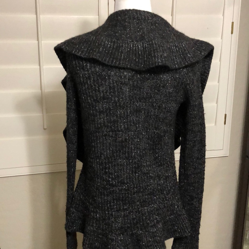 Express Sweater 💋 - Picture 3 of 3